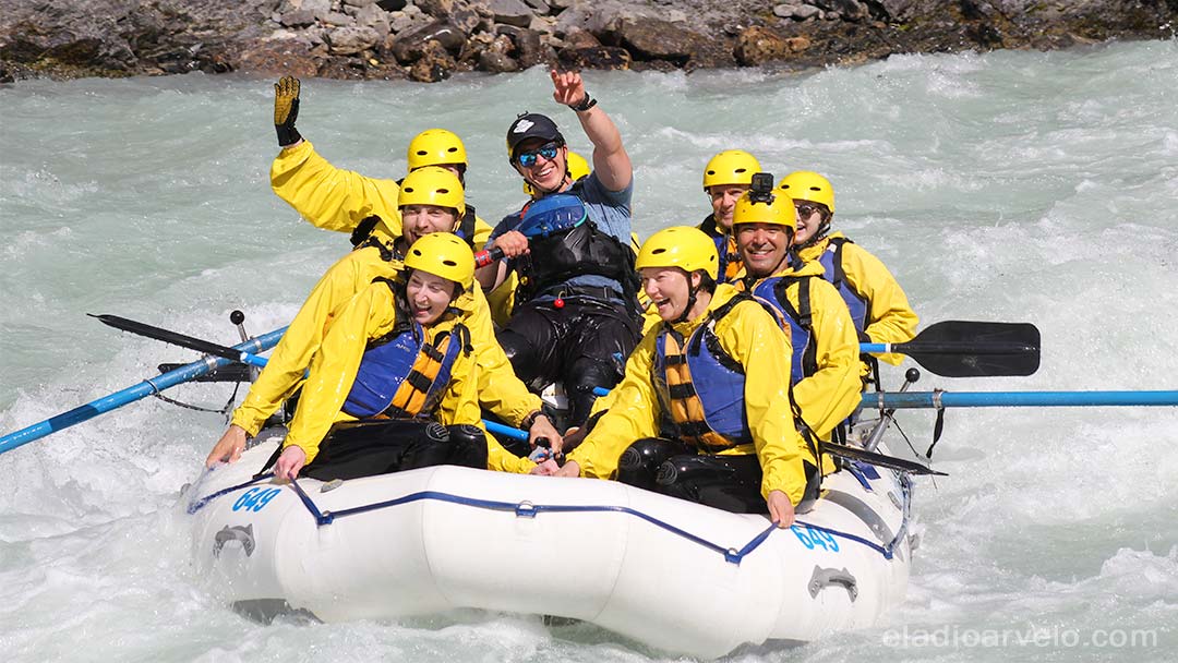 Whitewater rafting in the Kicking Horse river. (Photo credit: Wild Water Adventures).